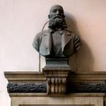 Busto dell'esploratore Carlo Piaggia Busto dell'esploratore Carlo Piaggia